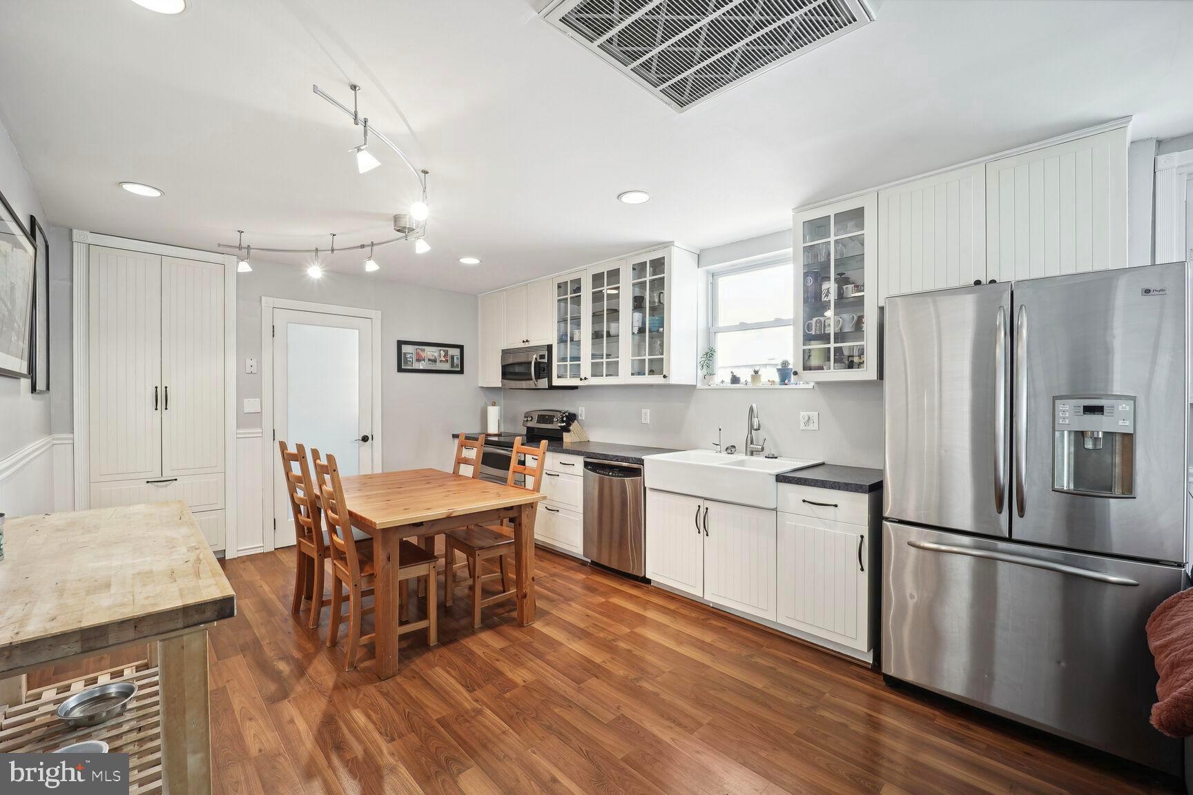 1613 Bishop Road Edgewater, MD 21037 - Photo 7 of 20