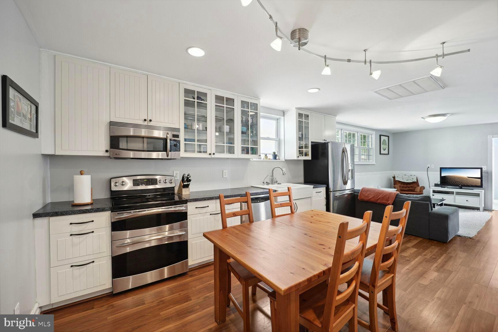 1613 Bishop Road Edgewater, MD 21037 - Photo 8 of 20