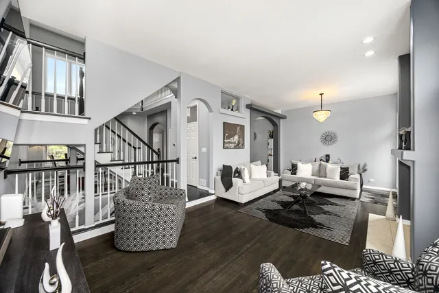 $525,000 | 842 North Maple Avenue, Palatine, IL 60067