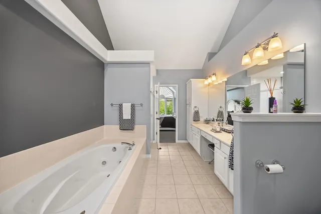 $525,000 | 842 North Maple Avenue, Palatine, IL 60067