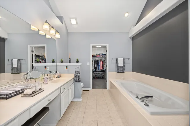 $525,000 | 842 North Maple Avenue, Palatine, IL 60067