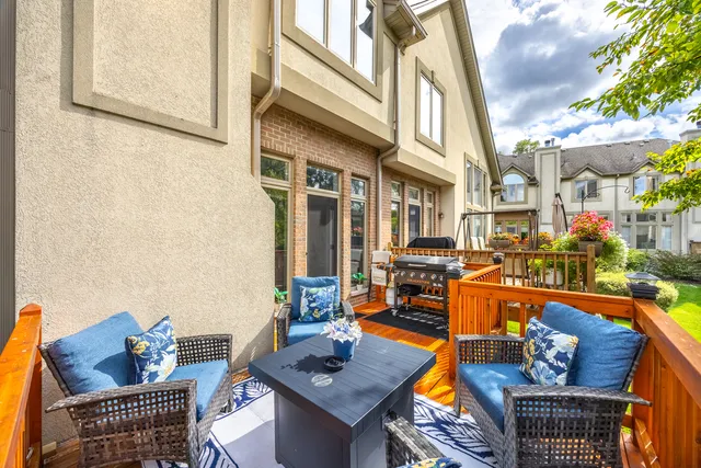 $525,000 | 842 North Maple Avenue, Palatine, IL 60067