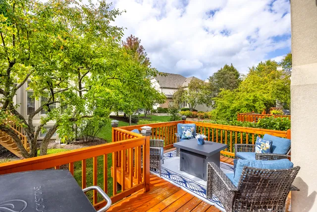 $525,000 | 842 North Maple Avenue, Palatine, IL 60067