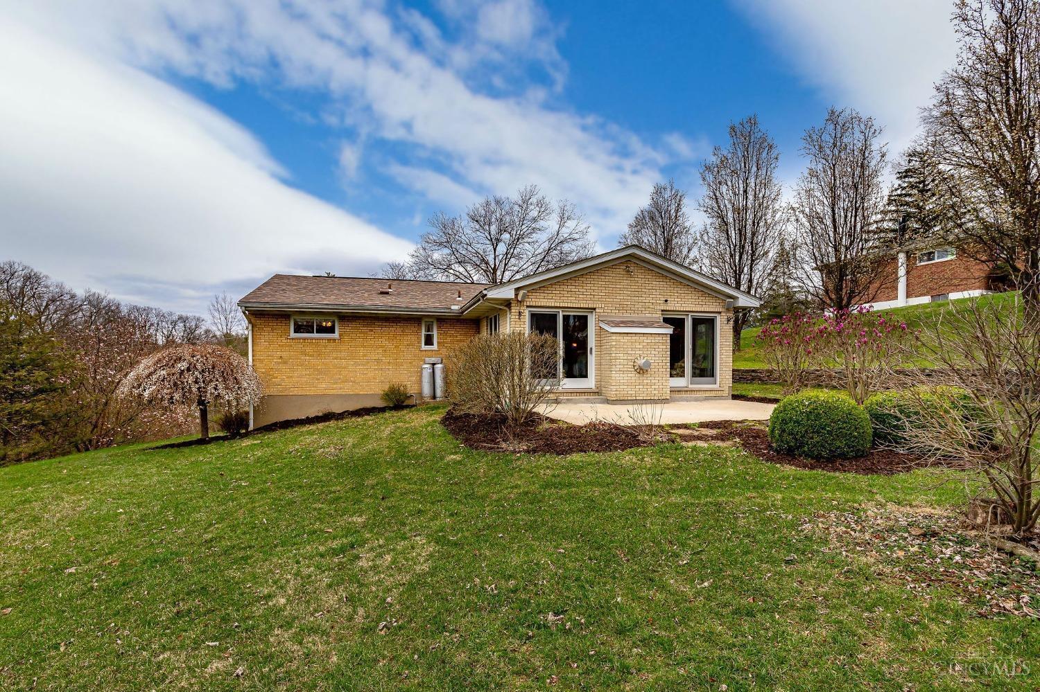 4541 Rybolt Road Cincinnati, OH 45248 - Photo 3 of 32
