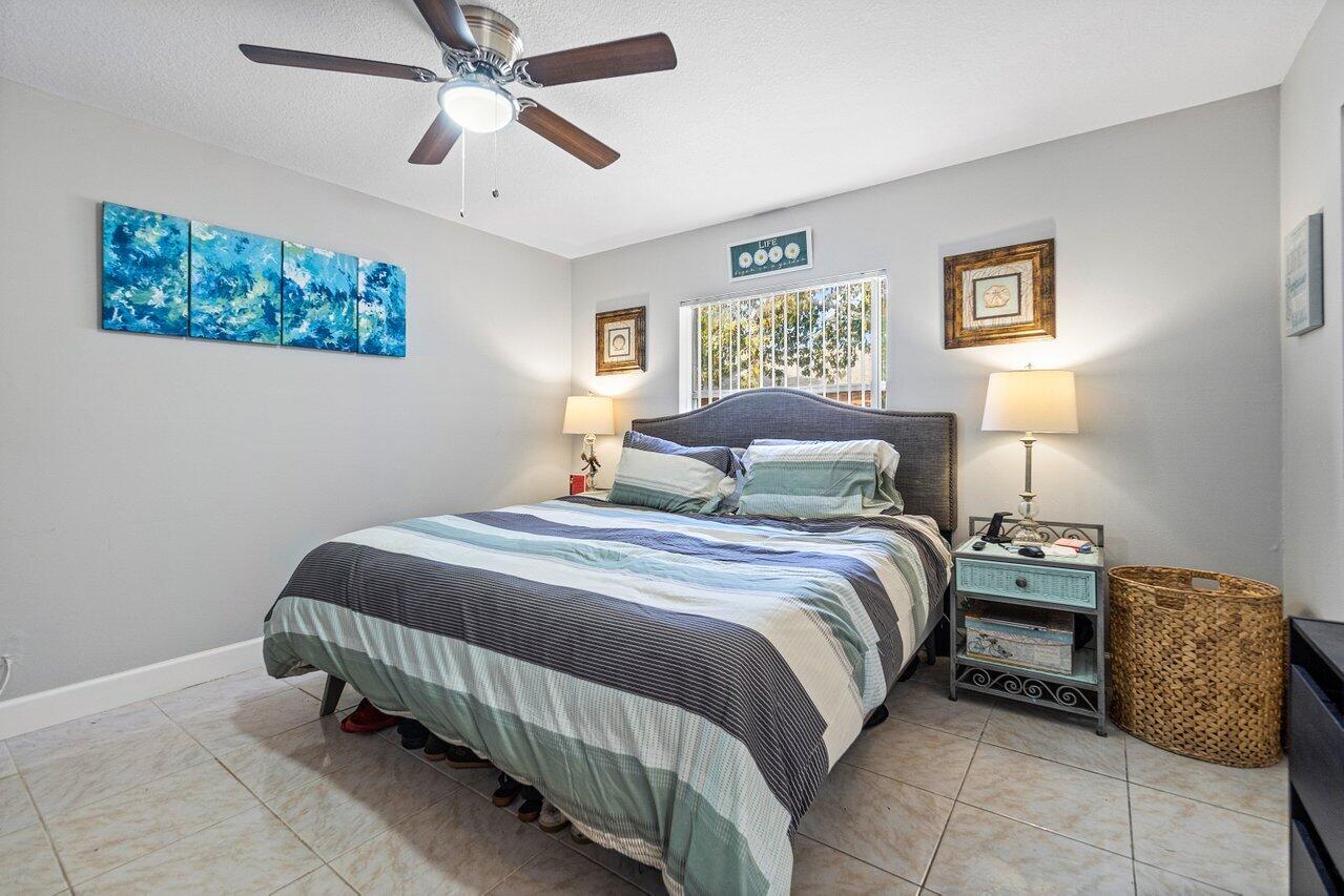 6137 Westfall Road Lake Worth, FL 33463 - Photo 15 of 27 016-6137WestfallRoad-LakeWorth-FL-33463-