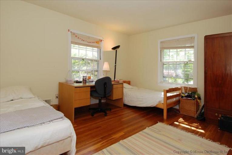 5909 Plainview Road Bethesda, MD 20817 - Photo 16 of 23 Bedroom #3
