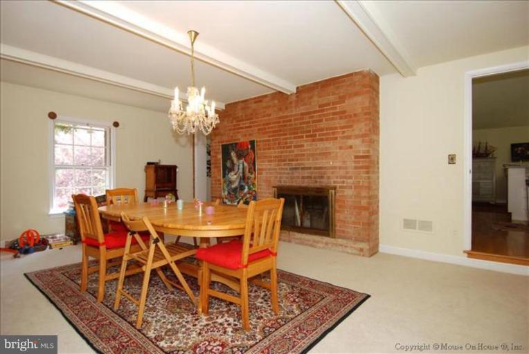 5909 Plainview Road Bethesda, MD 20817 - Photo 8 of 23 Dining Room