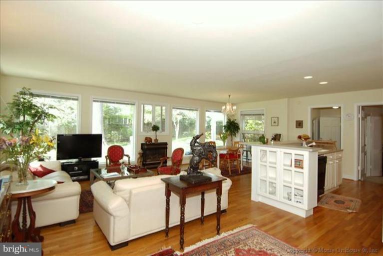 5909 Plainview Road Bethesda, MD 20817 - Photo 10 of 23 Great Room #2