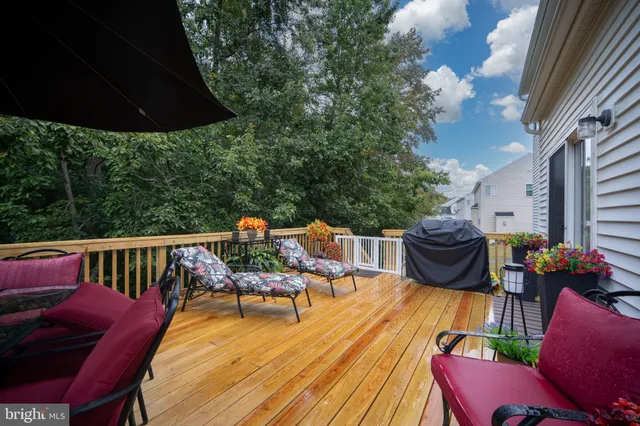 $704,000 | 26 Neabsco Drive, Fredericksburg, VA 22405