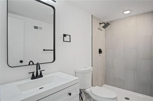 $239,000 | 6400 Kentucky Avenue, Raytown, MO 64133