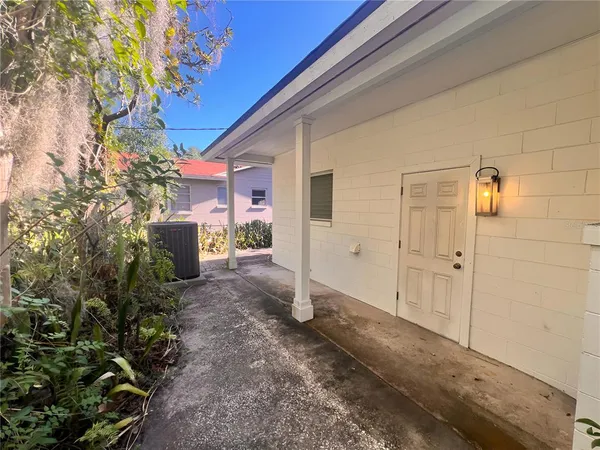 $2,999 | 2011 Howard Drive, Winter Park, FL 32789