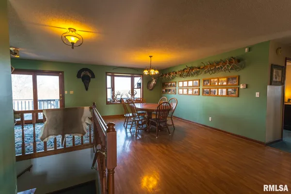 $399,000 | 896 Northeast 1300 Street, Roodhouse, IL 62082