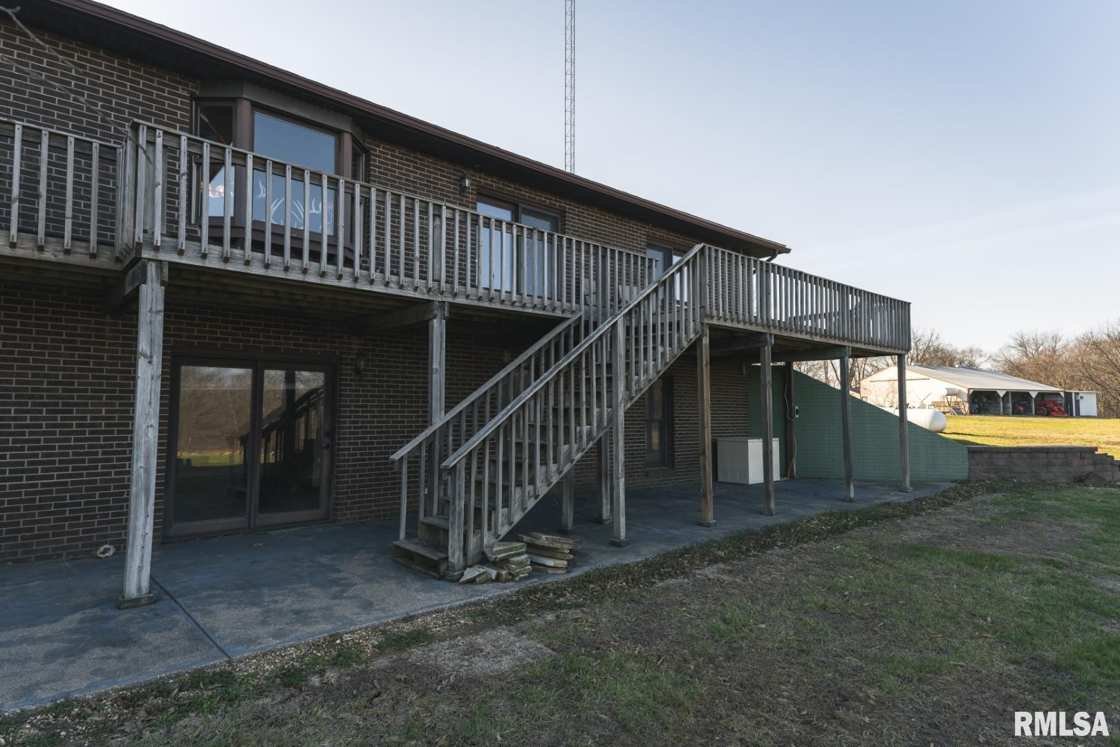 896 Northeast 1300 Street Roodhouse, IL 62082 - Photo 2 of 35