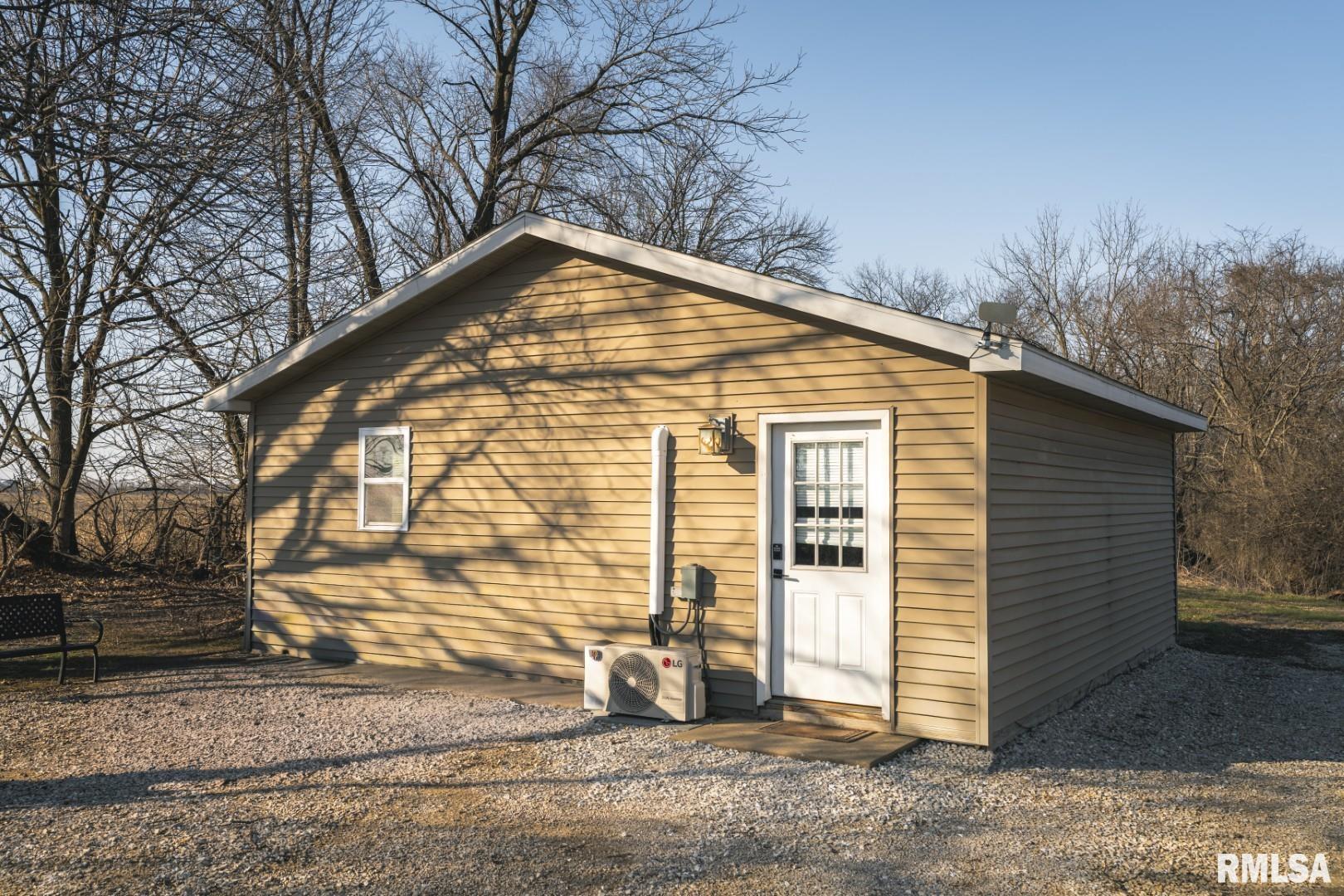 896 Northeast 1300 Street Roodhouse, IL 62082 - Photo 32 of 35