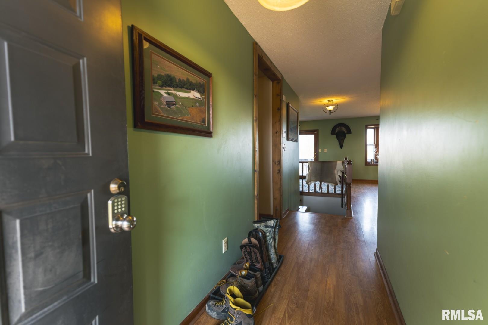 896 Northeast 1300 Street Roodhouse, IL 62082 - Photo 10 of 35