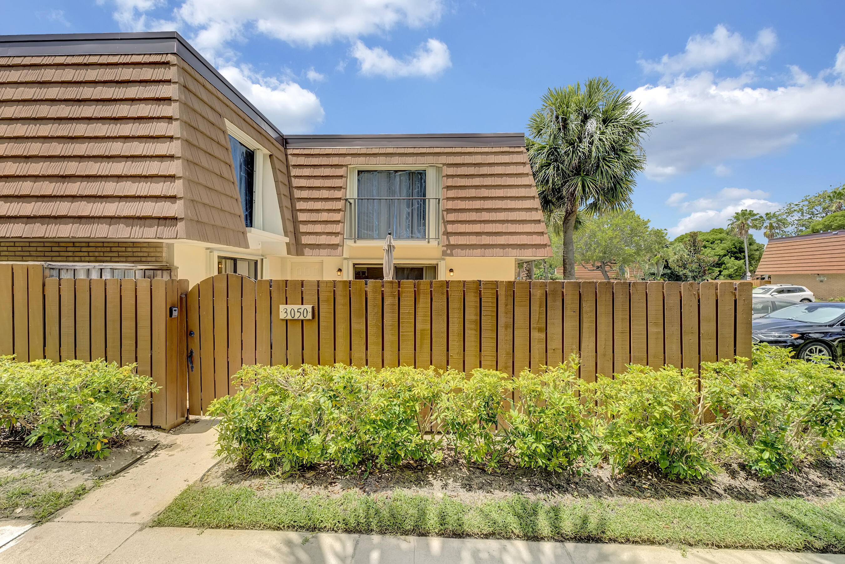 3050 30th Court Jupiter, FL 33477 - Photo 2 of 35 DSC09116