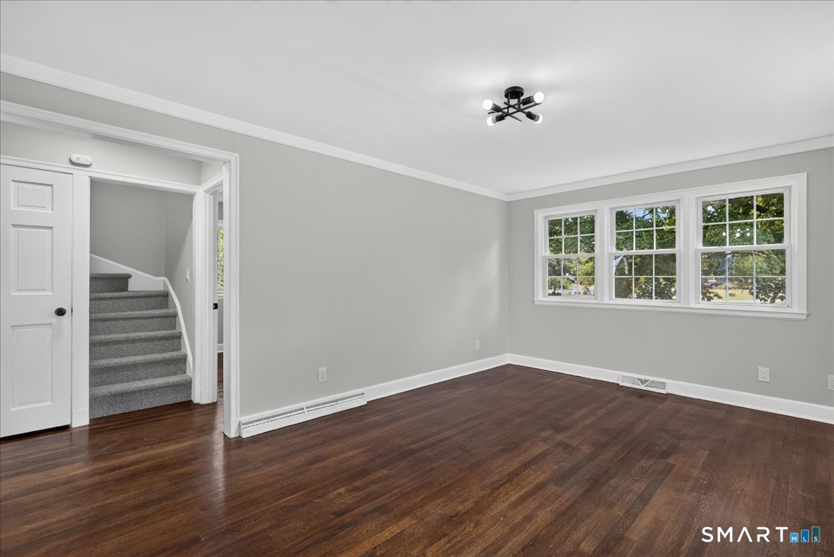 5 Lynmot Road Hamden, CT 06514 - Photo 2 of 33