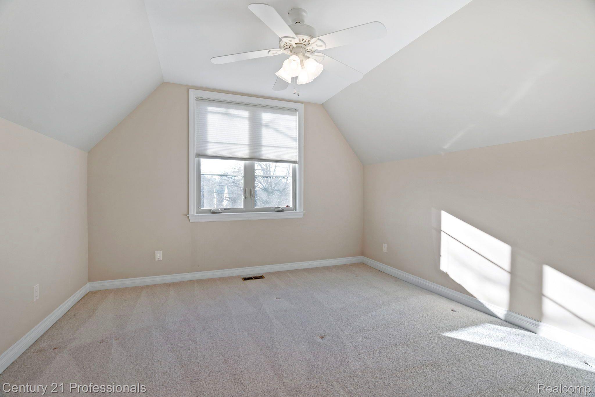 522 Oak Street Rochester, MI 48307 - Photo 33 of 49 Gallery Image 33