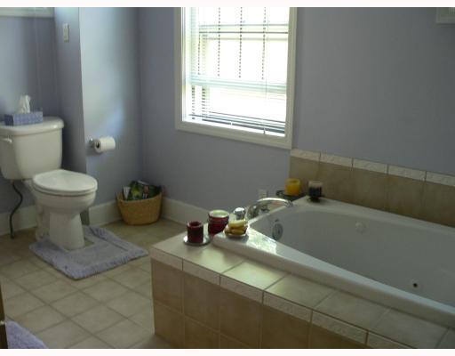 908 Wellesley Road Highland Park, PA 15206 - Photo 6 of 8 Master Bath/Spa.