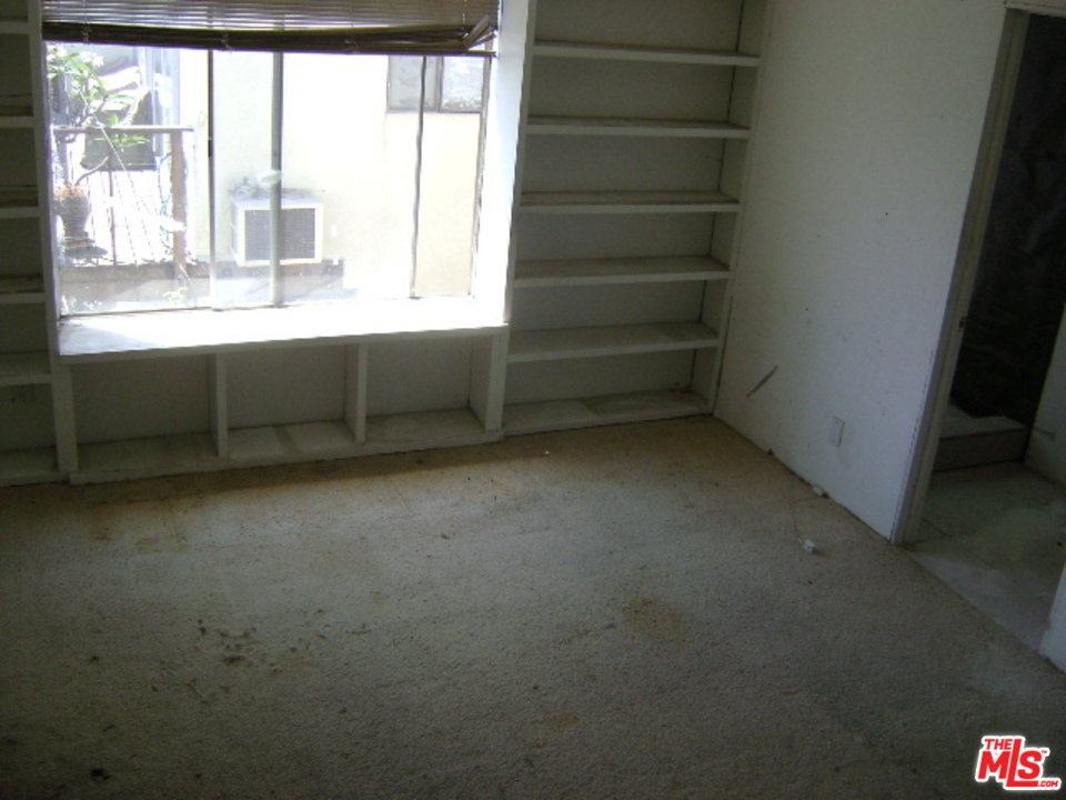 8401 Wyndham Road Los Angeles, CA 90046 - Photo 24 of 36