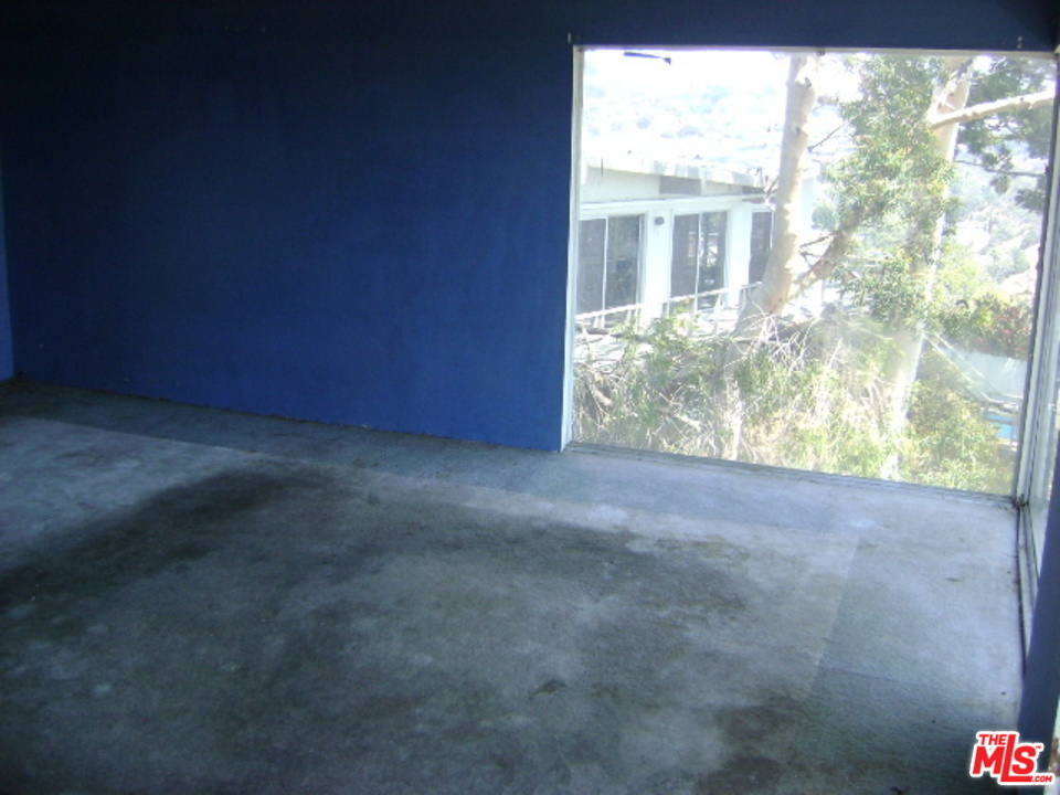 8401 Wyndham Road Los Angeles, CA 90046 - Photo 9 of 36