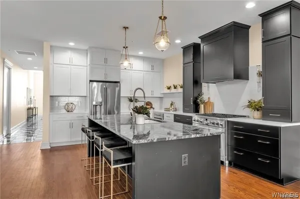 $1,450,000 | 674 Main Street, Unit 5, Buffalo, NY 14202