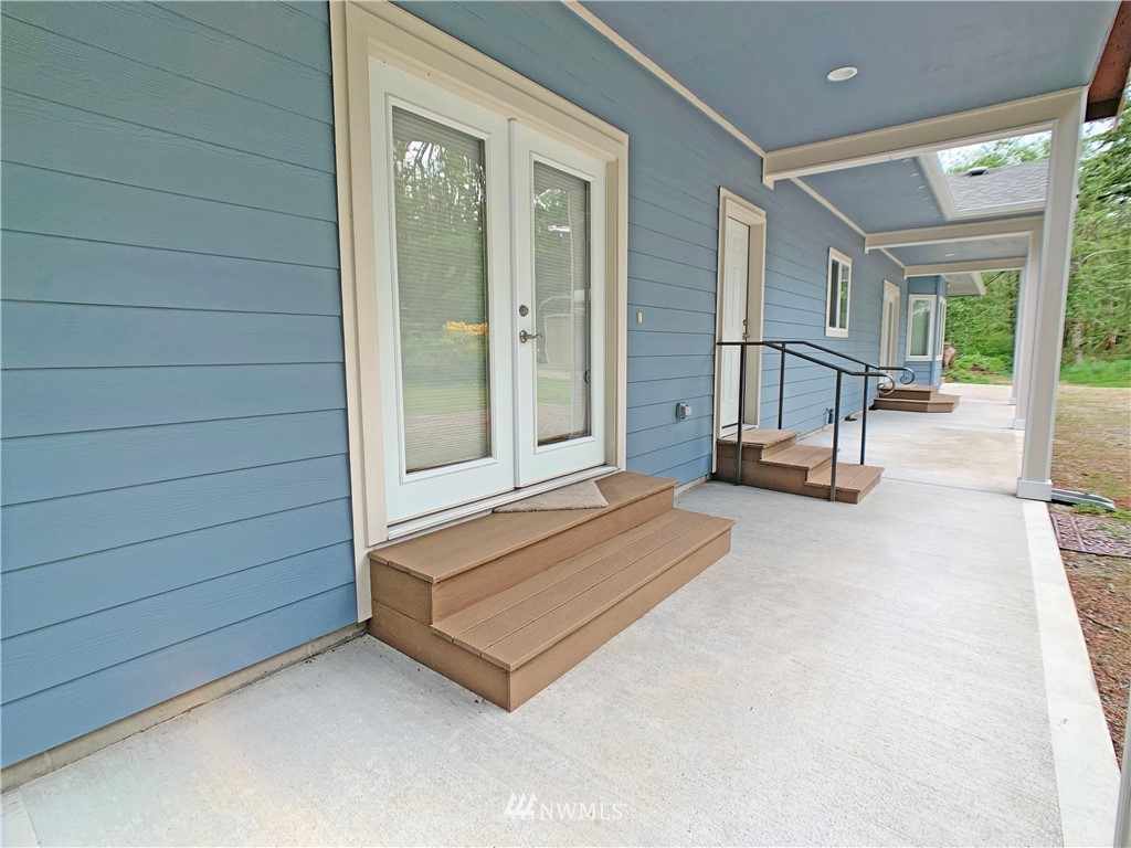 8448 Johnson Point Road Northeast Olympia, WA 98516 - Photo 7 of 40 Gallery Image 7