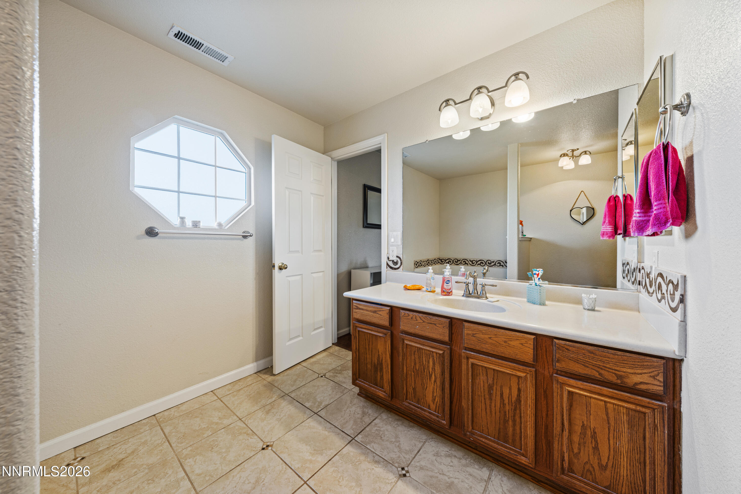 18235 Pin Oak Court Reno, NV 89508 - Photo 19 of 42 A7V03740