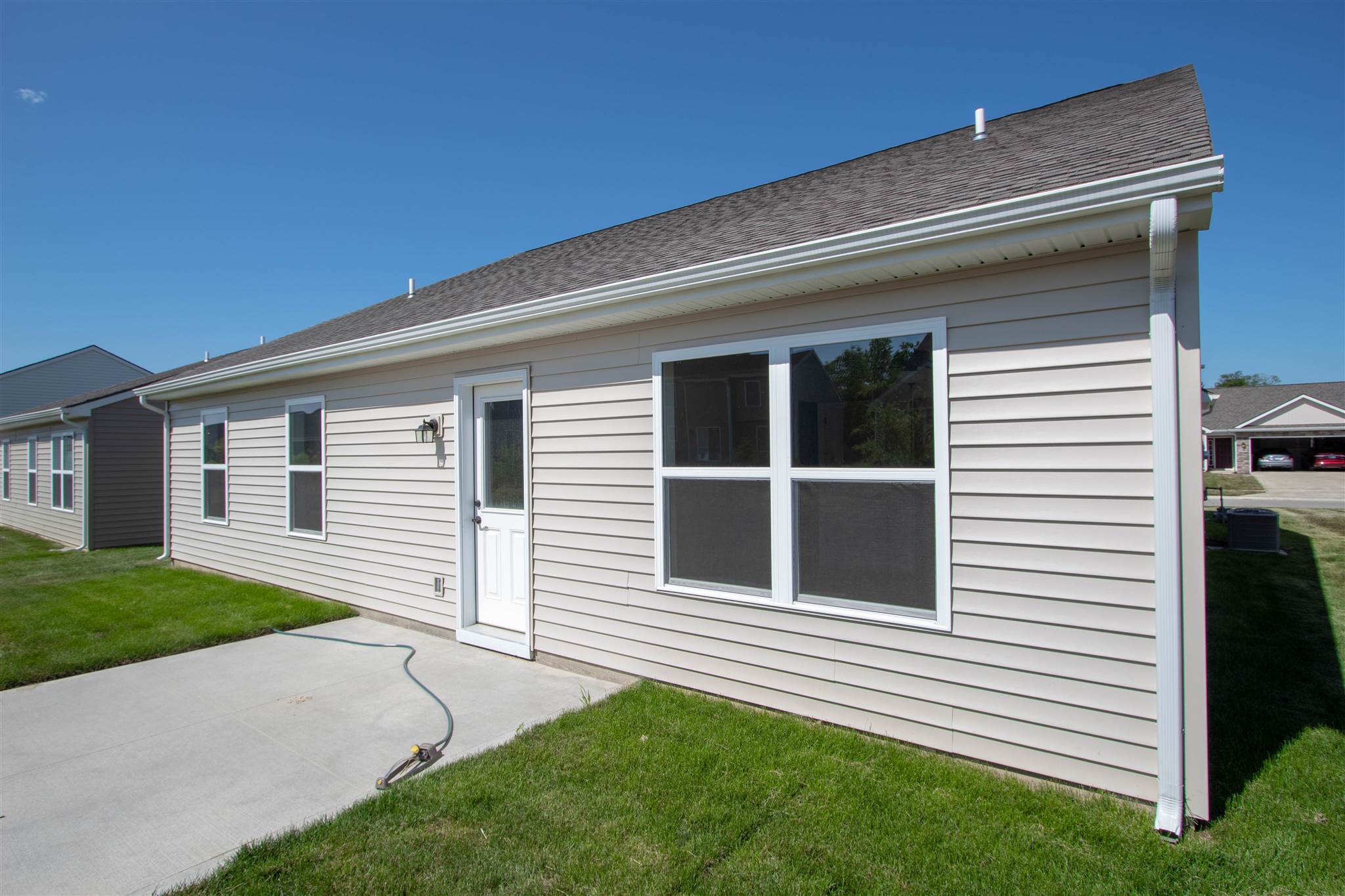 2156 Blue Spring Run Fort Wayne, IN 46808 - Photo 3 of 28 Gallery Image 3