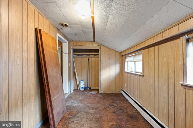 $305,000 | 6 North Railroad Avenue, Wyoming, DE 19934