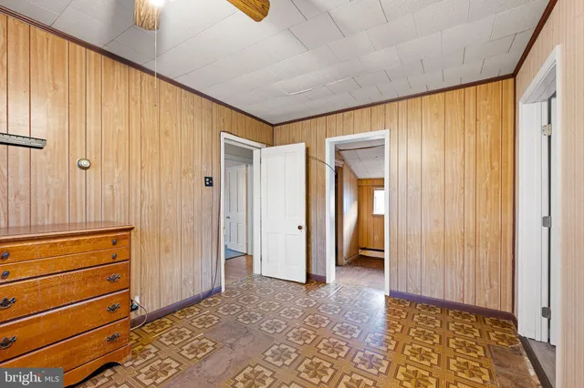 $305,000 | 6 North Railroad Avenue, Wyoming, DE 19934