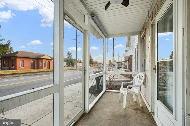 $305,000 | 6 North Railroad Avenue, Wyoming, DE 19934