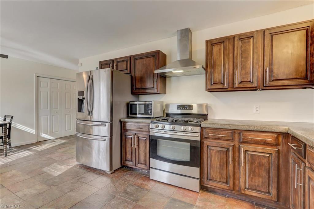 737 Morgan Road Eden, NC 27288 - Photo 4 of 18 Gallery Image 4