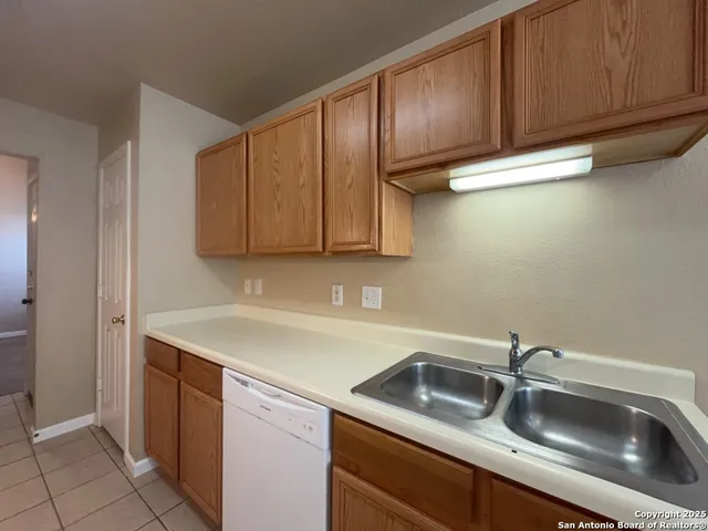 $1,095 | 8025 Maverick Climb, San Antonio, TX 78250