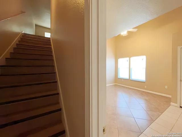 $1,095 | 8025 Maverick Climb, San Antonio, TX 78250