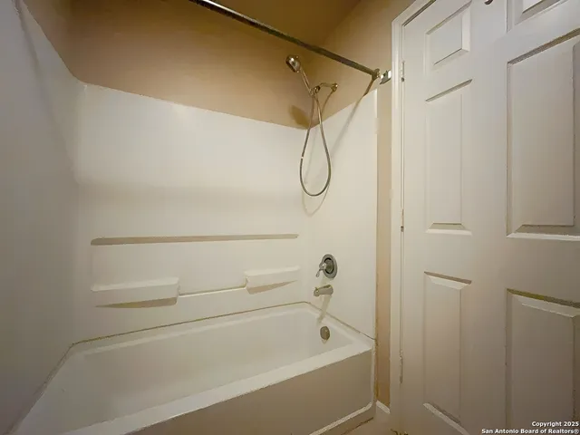 $1,095 | 8025 Maverick Climb, San Antonio, TX 78250