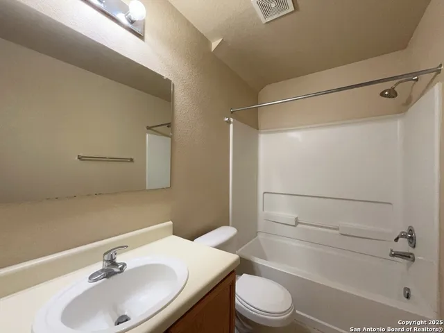 $1,095 | 8025 Maverick Climb, San Antonio, TX 78250