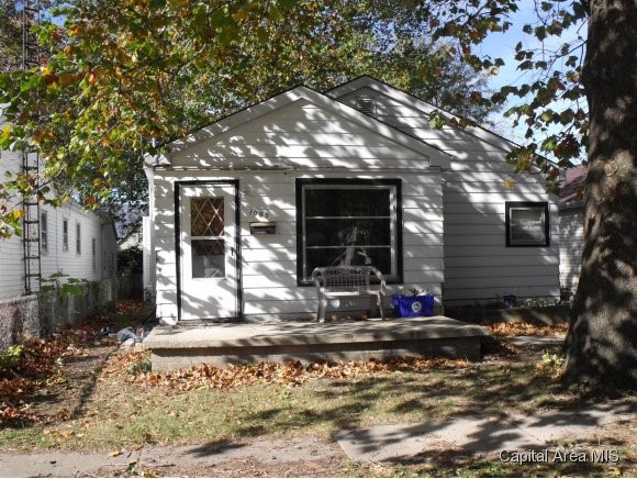 1005 North Indiana Avenue Springfield, IL 62702 - Photo 1 of 1