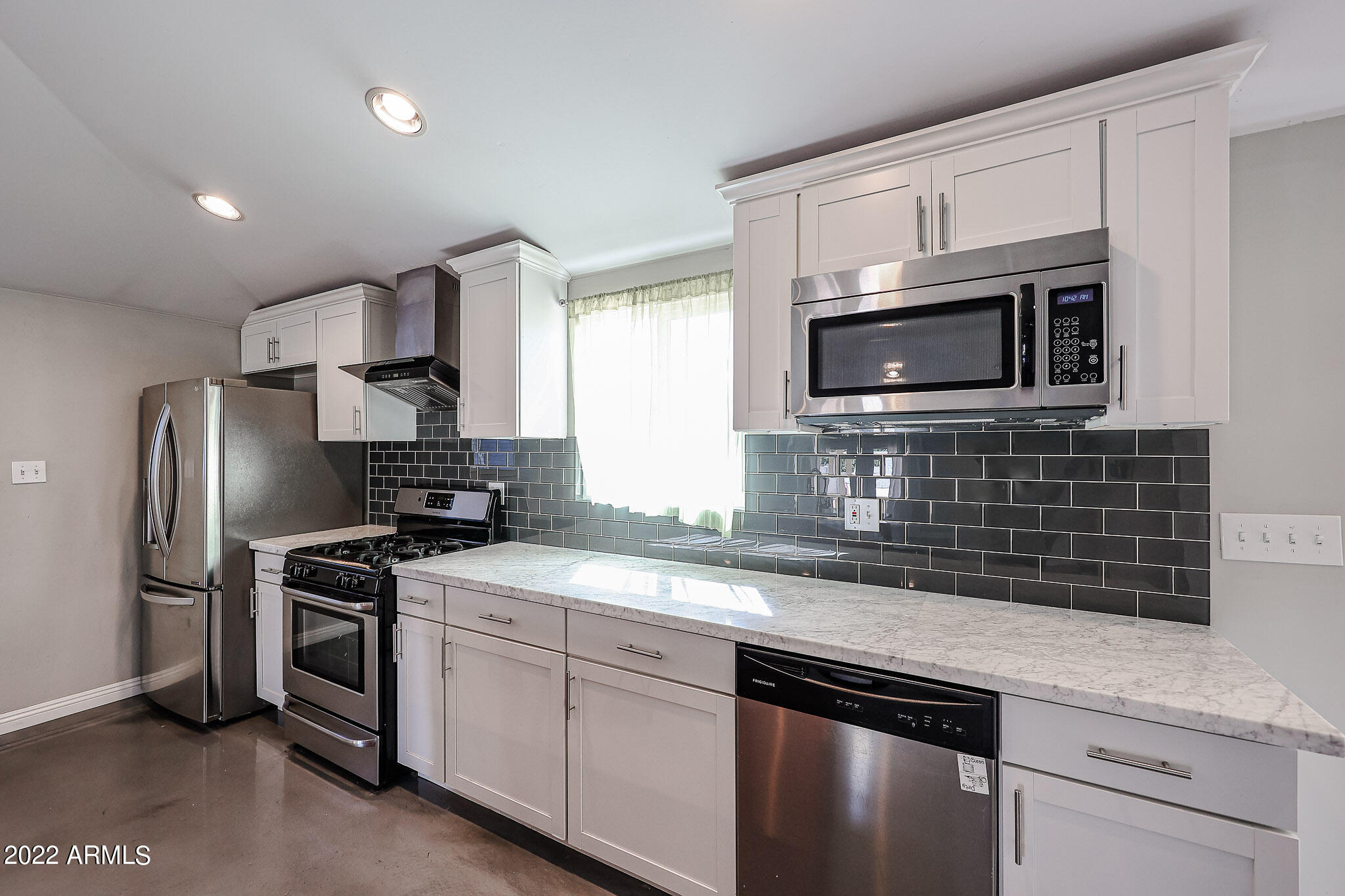 1034 East Elm Street Phoenix, AZ 85014 - Photo 2 of 30 Kitchen