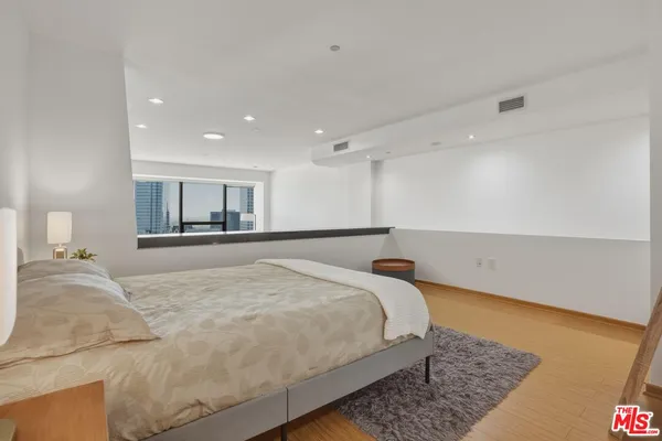 $2,800 | 1100 Wilshire Boulevard, Unit 2808, Los Angeles, CA 90017