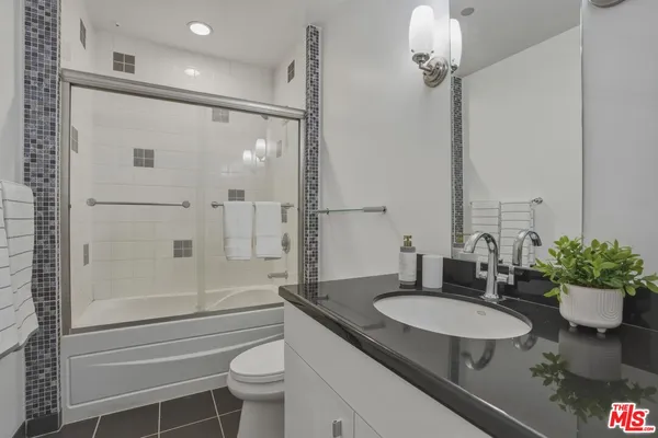 $2,800 | 1100 Wilshire Boulevard, Unit 2808, Los Angeles, CA 90017