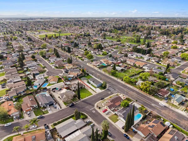 $449,000 | 1073 Hacienda Avenue, Manteca, CA 95336