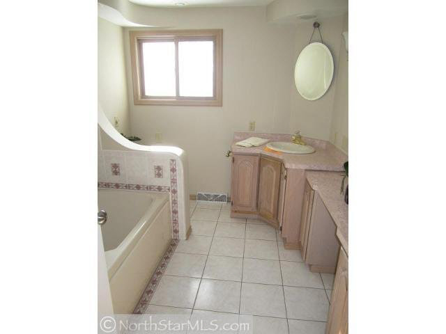 2245 William Tell Road East St. Paul, MN 55119 - Photo 8 of 14 Gallery Image 8