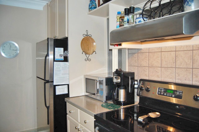 21 South Homestead Road Maple City, MI 49664 - Photo 6 of 13 1813219-5.JPG