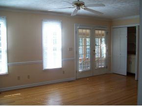 17 Compton Bristol, TN 37620 - Photo 5 of 20 Den