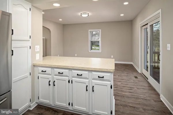 $3,200 | 6343 Montgomery Road, Elkridge, MD 21075