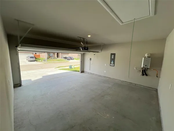 $2,700 | 15508 Balham Fort, Justin, TX 76247
