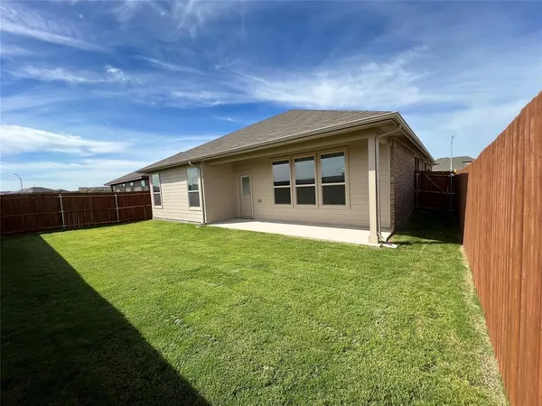 $2,700 | 15508 Balham Fort, Justin, TX 76247