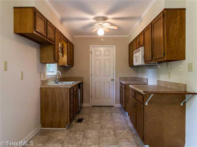 167 Deerfield Country Road Randleman, NC 27317 - Photo 6 of 16 Kitchen.