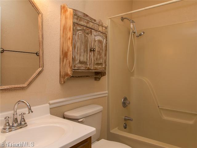 167 Deerfield Country Road Randleman, NC 27317 - Photo 8 of 16 Master Bath/Spa.